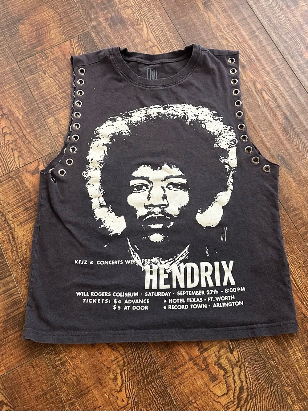 American Vintage Black Graphic Muscle Tee with Eyelet Detailing